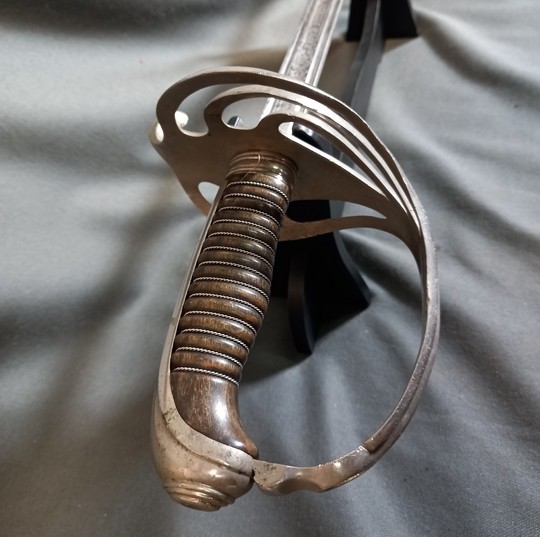 Sabre français d'infanterie fantaisie style 1882 avec lame de tolède. Sans fourreau