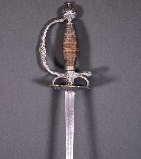 Épée de ville ou de cour d'officier, garde en argent, fin Louis XV, début Louis XVI.