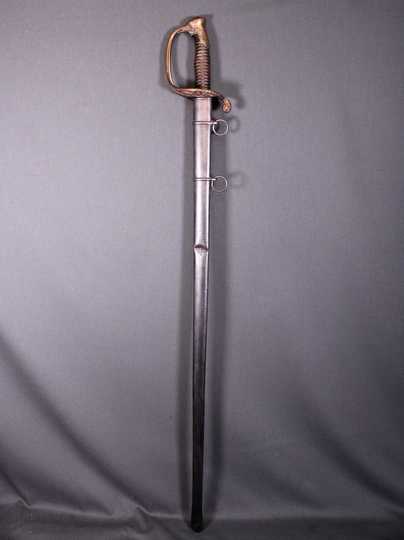 Sabre d'officier subalterne d'infanterie modèle 1855, avec fourreau.