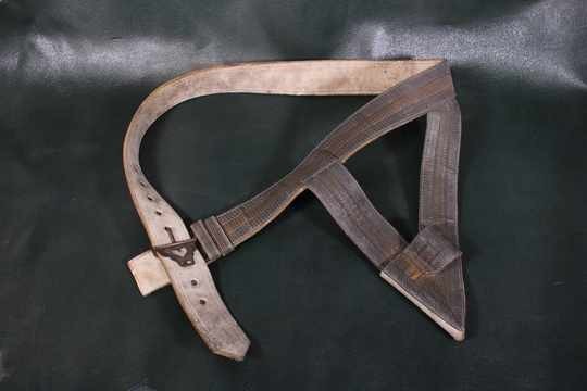Ancien ceinturon de piqueur, vers 1900.