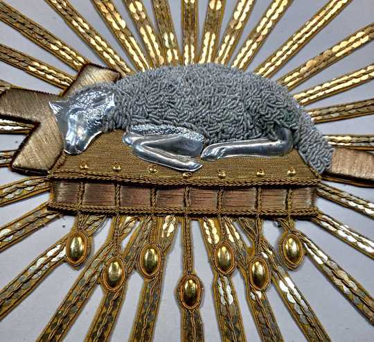 Broderie religieuse : l'agneau pascal, seconde moitié du XIXe siècle 