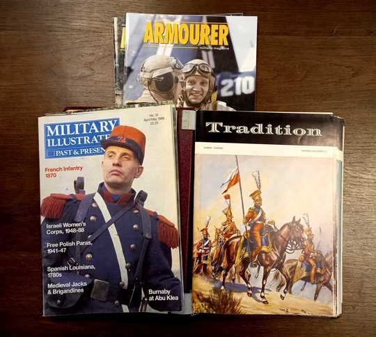 Lot de revues en anglais: Military illustrated, Tradition,  The Armourer