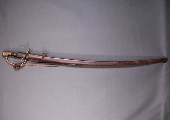 Sabre d'officier de cavalerie  légère, belle époque, avec dragonne cuir