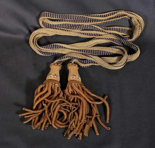 Ceinture écharpe de général de brigade, demi largeur, dans sa boite d'époque.