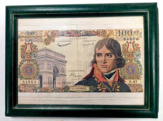 Billet de 100 Francs, année 1960 ou 1961 dans cadre vert Empire et or
