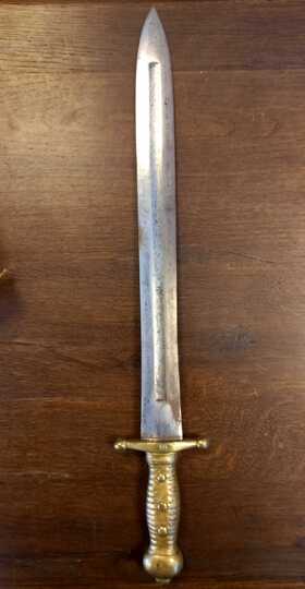 Glaive d'origine inconnue?