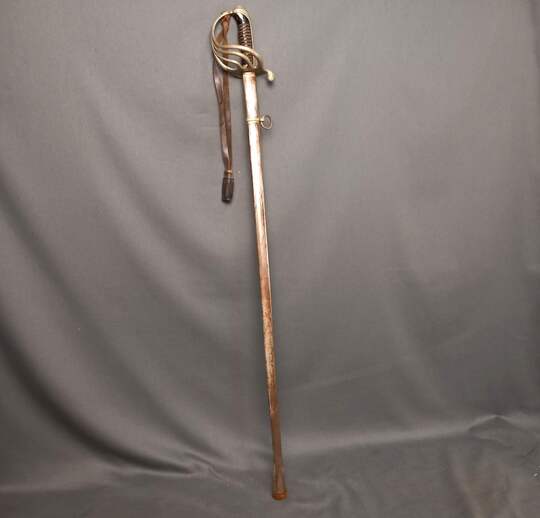 Sabre d'officier d'infanterie - Modele 1882 - Calotte monogrammée. Avec dragonne