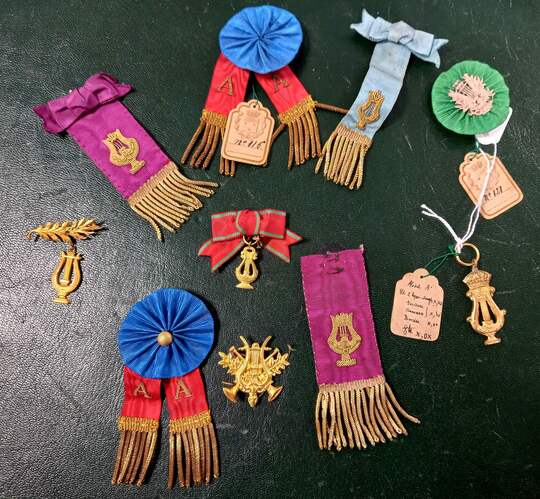 Lot de 10 insignes: Prix de musique