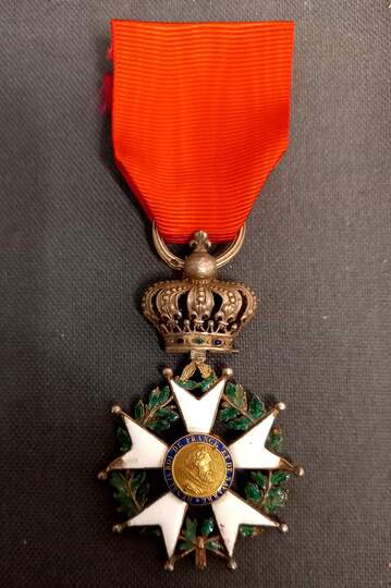 Croix de chevalier de laLégion d'Honneur. Restauration. Avec ruban neuf, dans boite ancienne.