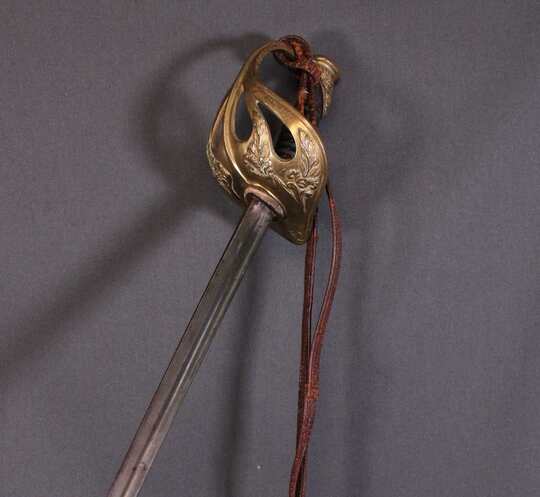 Sabre d'officier du modèle 1923, avec fourreau et dragonne - France.