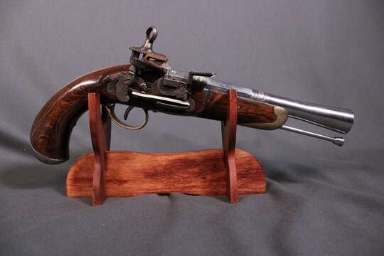 Pistolet moderne de tir, à silex, type tromblon espagnol.