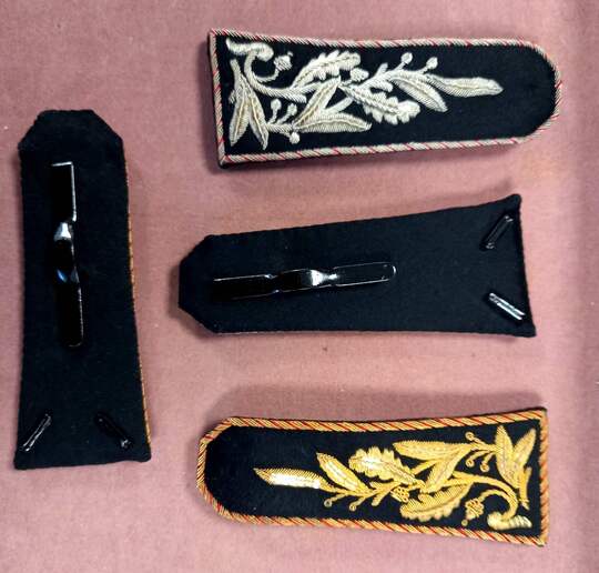 Épaulettes brodées d'adjudant. Neuves de stock. Production des Éts David vers 1910.