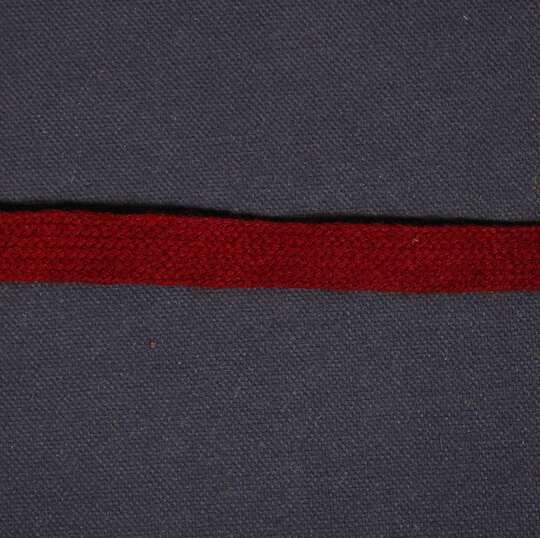 Tresse plate Cramoisie en laine - 10 mm - Fab. Française ancienne - Au mètre 