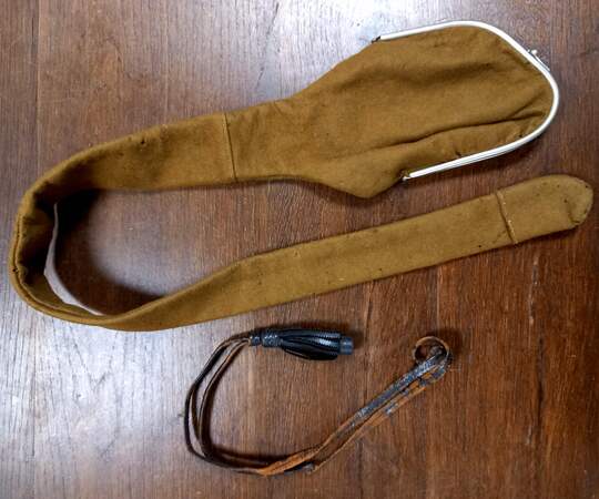 Dragonne de sabre d'officier pour la tenue de campagne et étui 