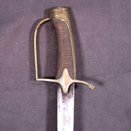 Sabre d'officier d'infanterie court. Révolution. Sans fourreau.