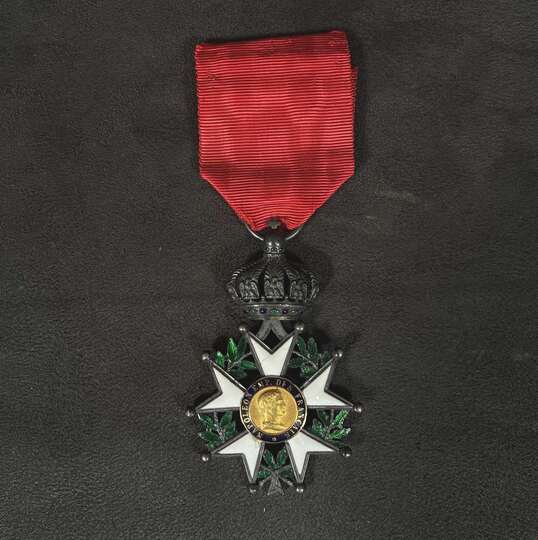 Croix de chevalier de la Légion d'Honneur, à filets, modèle joaillier. Second Empire 