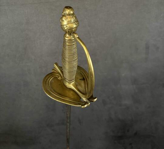 Épée d'uniforme pour officier: de l'ancien régime au 1er Empire. Pièce d'époque