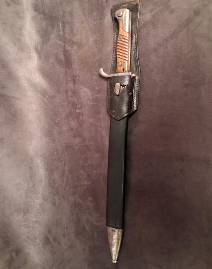 Baionette allemande, pour Mauser. Marquée au talon ERFURT. Avec gousset