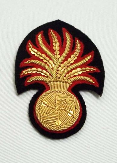 Grenades d'officier pour retroussis - Brodées main or et rouge - Par 4